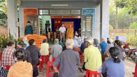 UBND xã Bình Minh tổ chức chương trình trao quà Tết cho hộ có hoàn cảnh khó trên địa bàn xã