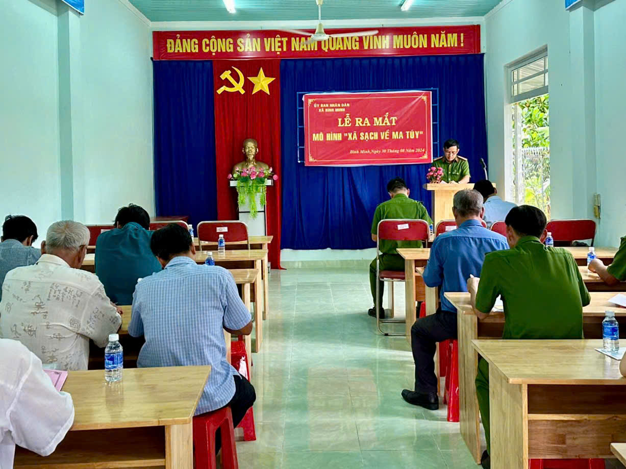 Quang cảnh lễ ra mắt